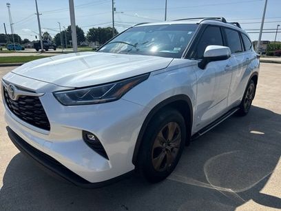 Used 2023 Toyota Highlander Bronze Edition