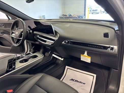 New 2025 Cadillac Lyriq Luxury RWD image 34