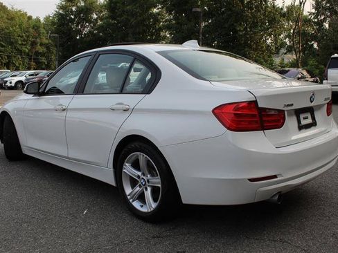 Used 2014 BMW 320i xDrive Sedan AWD/4WD image 3