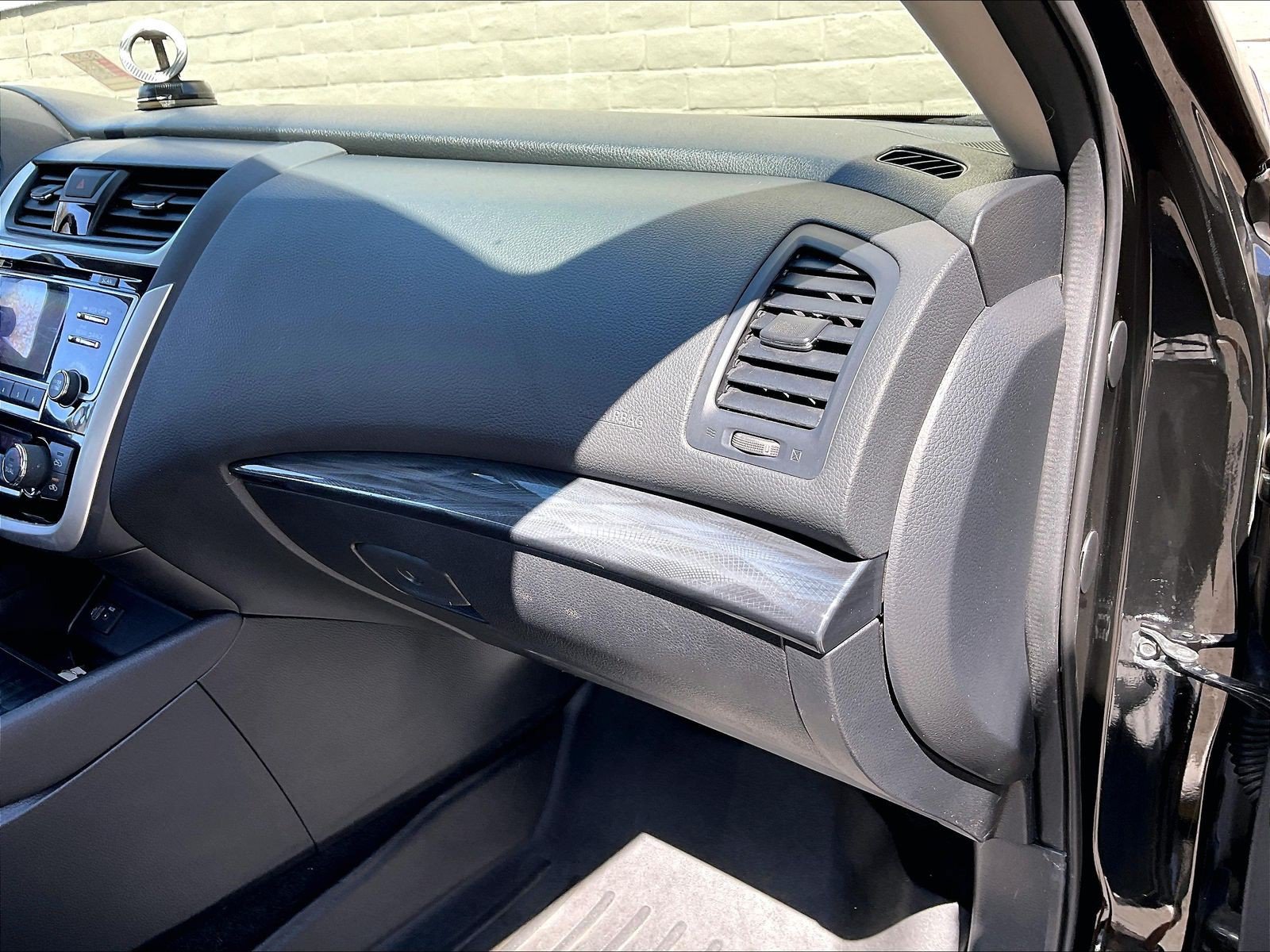 Used 2018 Nissan Altima 2.5 SL FWD image 15