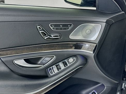 Used 2016 Mercedes-Benz S 550 Sedan image 19