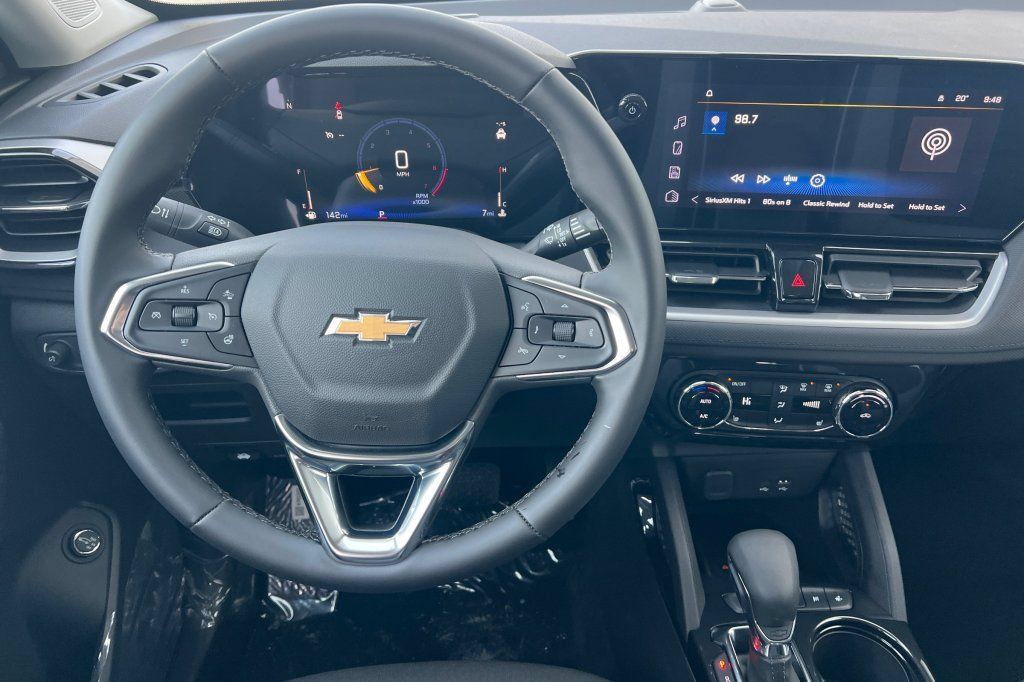 New 2026 Chevrolet TrailBlazer LT w/ Convenience Package FWD image 11
