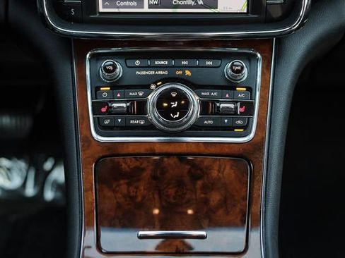Used 2020 Lincoln Continental AWD w/ Premium Package image 27