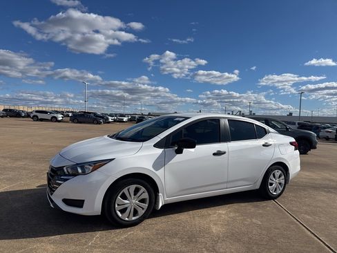 Certified 2024 Nissan Versa S w/ Trunk Package image 6