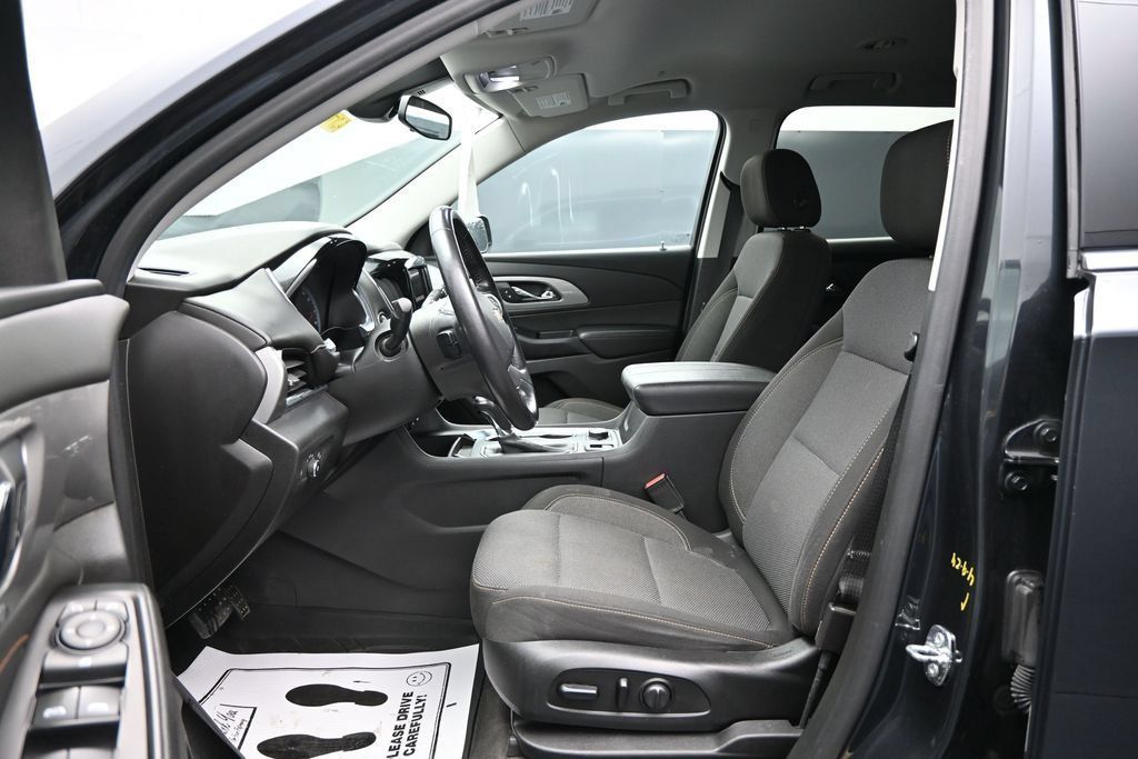Used 2020 Chevrolet Traverse LT w/ LPO, Floor Liner Package FWD image 9