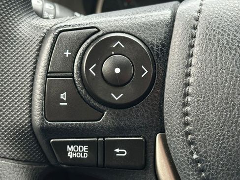Used 2015 Toyota RAV4 XLE image 23