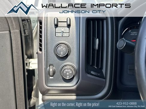 Used 2015 GMC Sierra 2500 SLT w/ Duramax Plus Package AWD/4WD image 32