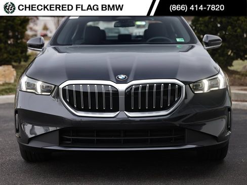 Used 2025 BMW 530i w/ Premium Package image 14