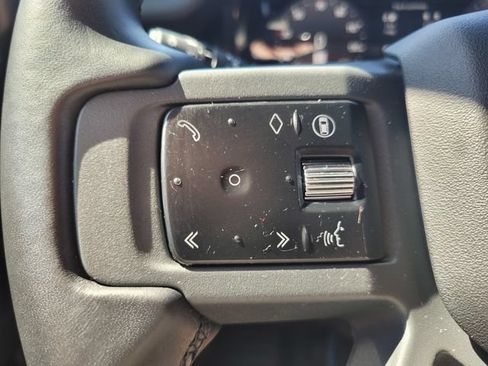 Used 2025 Land Rover Defender 130 X-Dynamic SE AWD/4WD image 28
