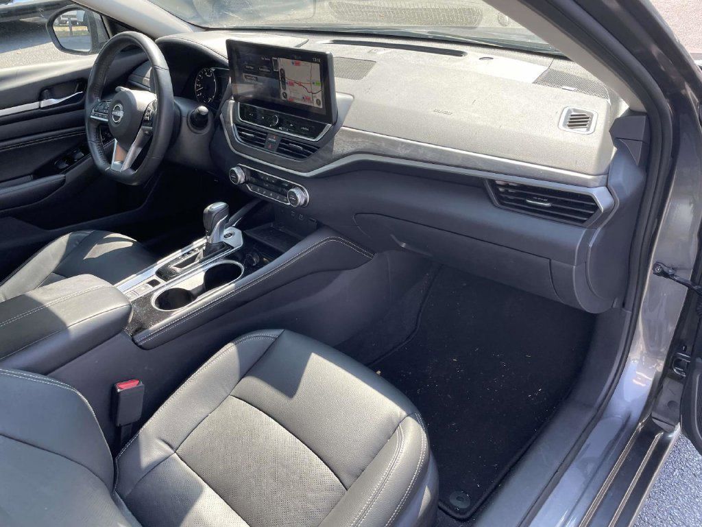 Used 2023 Nissan Altima 2.5 SL FWD image 11