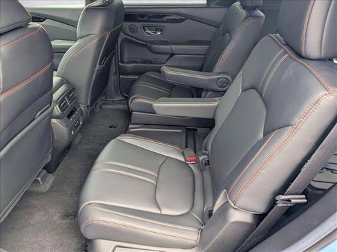 Used 2025 Honda Pilot TrailSport image 20