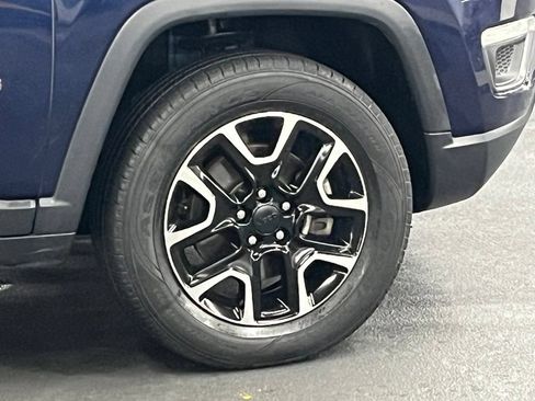 Used 2019 Jeep Compass Trailhawk w/ Leather Interior Group AWD/4WD image 38