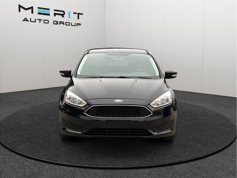 Used 2016 Ford Focus SE w/ SE Power Seat Package image 3