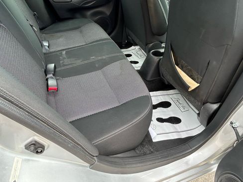 Used 2019 Nissan Versa SV FWD image 11