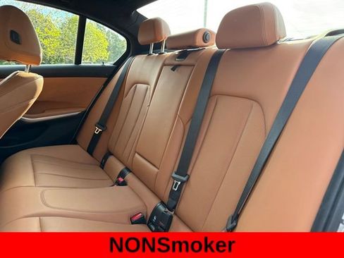 Used 2023 BMW 330i xDrive Sedan w/ M Sport Package image 15