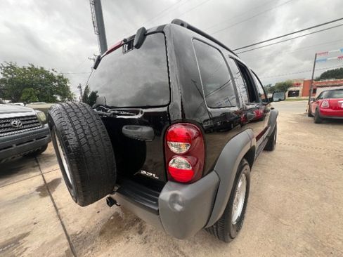 Used 2006 Jeep Liberty Sport RWD image 5