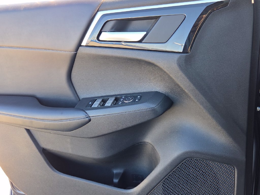 Used 2024 Mitsubishi Outlander AWD image 29