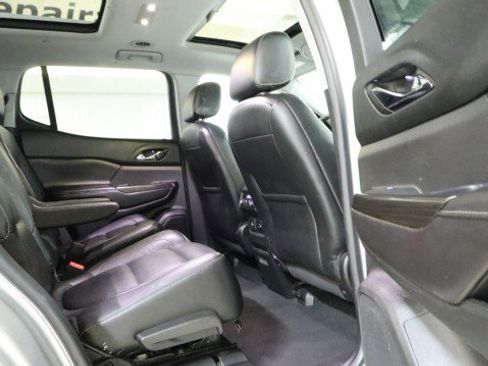 Used 2017 GMC Acadia SLT image 11