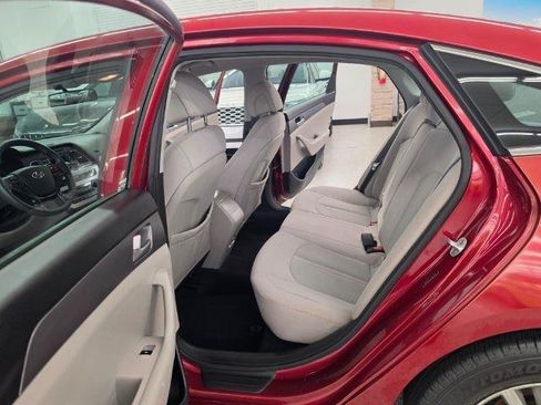 Used 2015 Hyundai Sonata SE FWD image 9