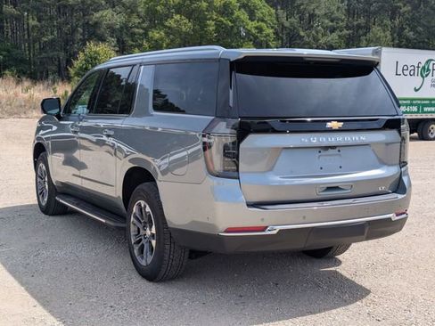 New 2026 Chevrolet Suburban LT w/ Comfort Package AWD/4WD image 4