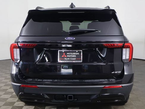 Used 2025 Ford Explorer ST-Line w/ ST-Line Street Pack AWD/4WD image 12