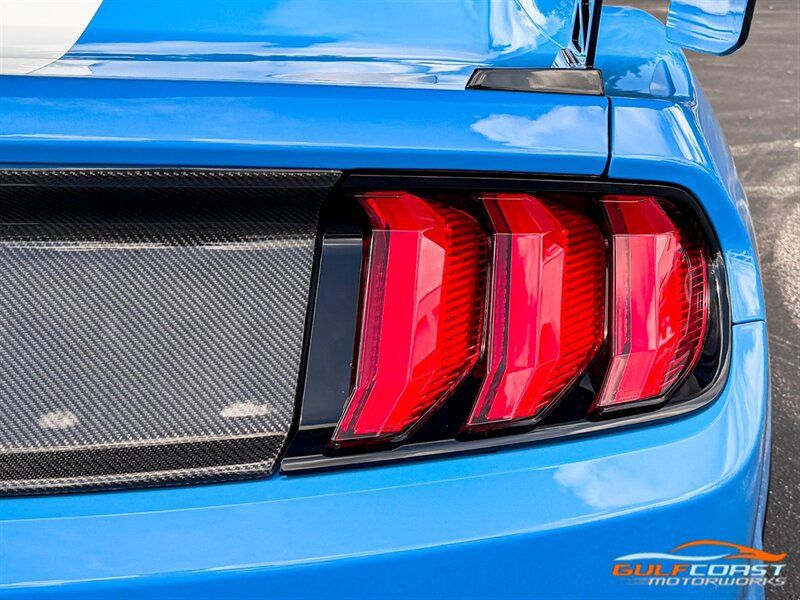 Used 2022 Ford Mustang Shelby GT500 w/ Carbon Fiber Track Pack RWD image 57