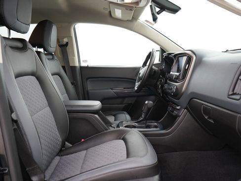 Used 2019 Chevrolet Colorado Z71 w/ Z71 Midnight Edition AWD/4WD image 13