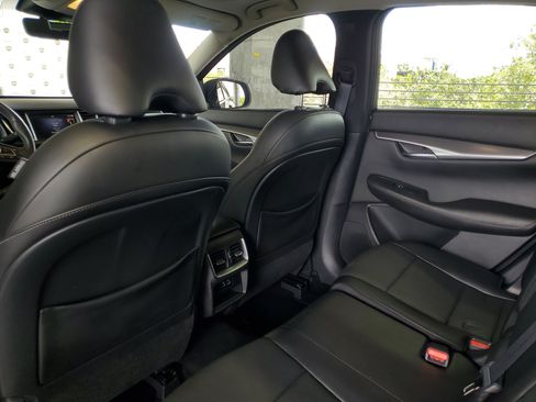 Used 2023 INFINITI QX50 Luxe FWD image 10
