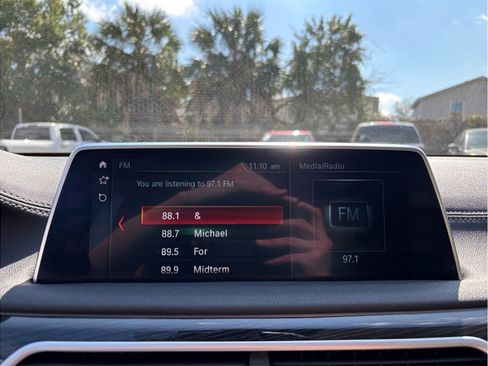 Used 2018 BMW 750i image 33