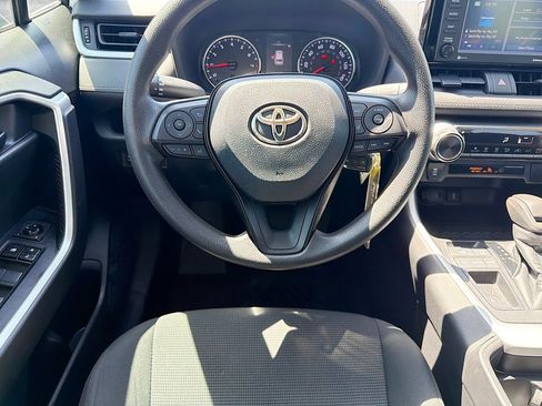 Used 2021 Toyota RAV4 LE FWD image 16