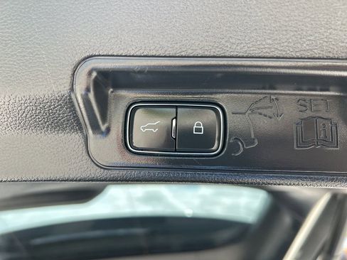 Used 2021 Ford Explorer XLT w/ Equipment Group 202A RWD image 51