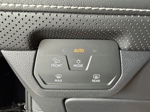 Used 2026 Volkswagen Atlas SE AWD/4WD image 24