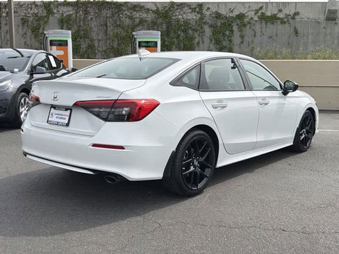 Used 2023 Honda Civic Sport image 6