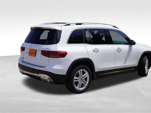 Used 2022 Mercedes-Benz GLB 250 4MATIC image 5