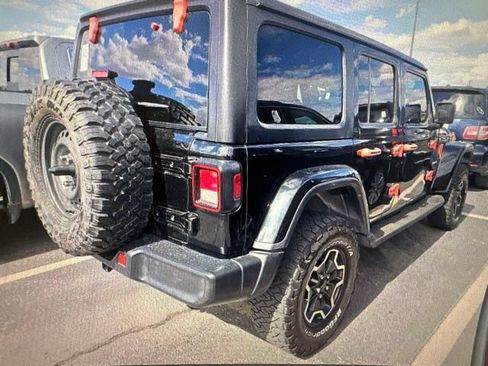 Used 2019 Jeep Wrangler Unlimited Sahara AWD/4WD image 7