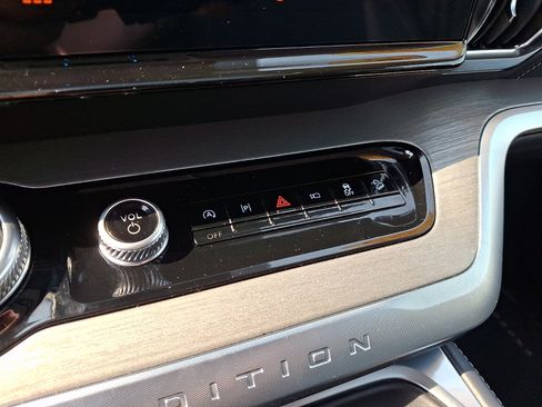 Certified 2025 Ford Expedition Max Platinum AWD/4WD image 18