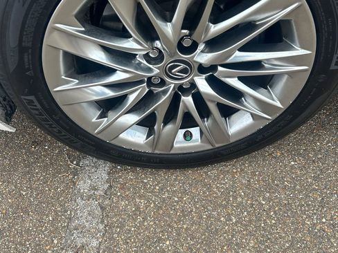 Used 2018 Lexus LS 500 w/ Interior Upgrade Package RWD image 6