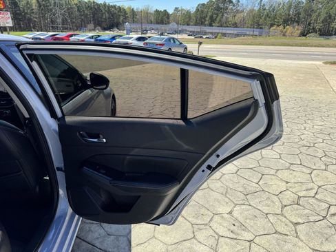 Used 2023 Nissan Altima 2.5 SR w/ SR Premium Package image 14