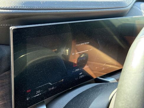 Used 2023 BMW 740i w/ Parking Assistance Package RWD image 10