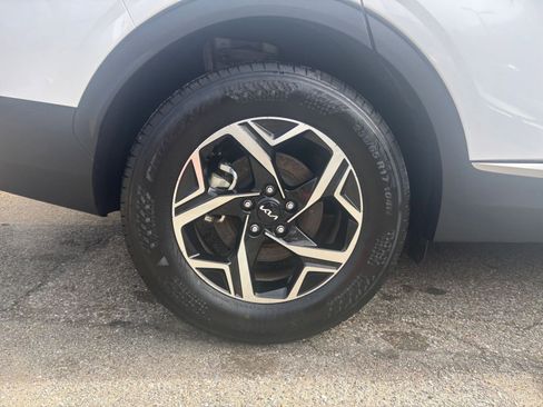 Used 2025 Kia Sportage LX image 29