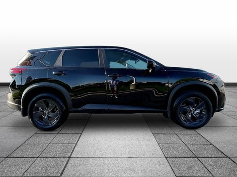 Certified 2026 Nissan Rogue SV w/ Cold Weather Package AWD/4WD image 4