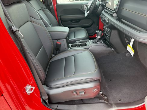 New 2026 Jeep Wrangler Unlimited Sahara AWD/4WD image 16