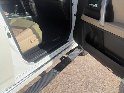 Used 2018 Toyota 4Runner Limited AWD/4WD image 28