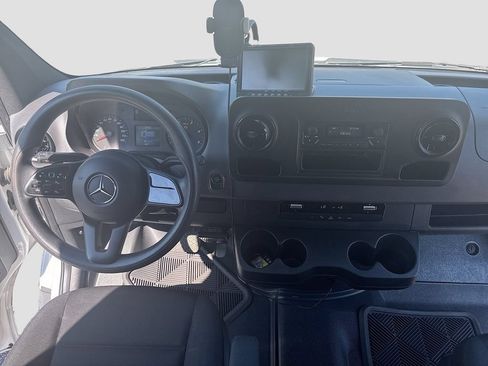 Used 2020 Mercedes-Benz Sprinter 4500 image 37