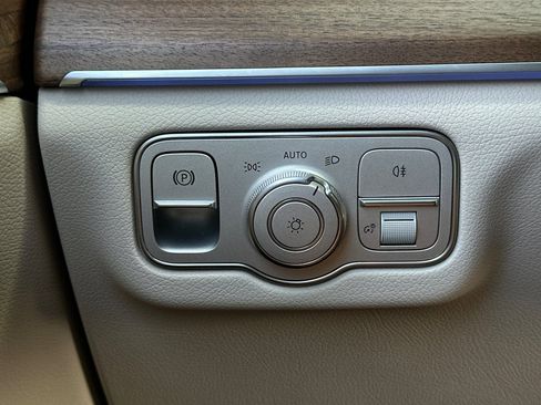 New 2026 Mercedes-Benz GLS 580 4MATIC image 28