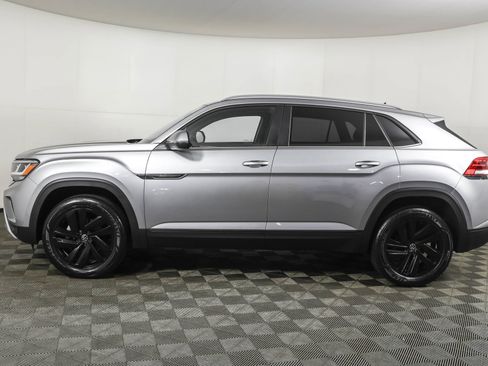 Used 2022 Volkswagen Atlas Cross Sport SE image 17