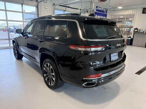 Used 2022 Jeep Grand Cherokee L Overland w/ Luxury Tech Group IV AWD/4WD image 5