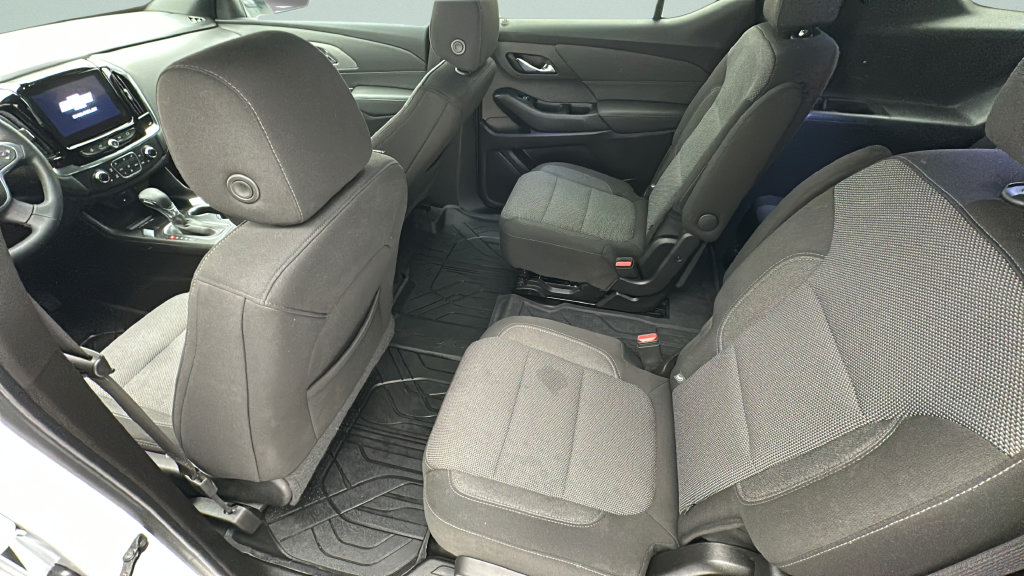 Used 2023 Chevrolet Traverse LT w/ LPO, Floor Liner Package AWD/4WD image 9