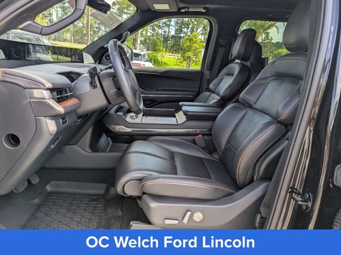Certified 2025 Lincoln Navigator Black Label AWD/4WD image 12