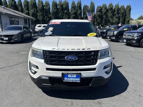 Used 2016 Ford Explorer Sport w/ Equipment Group 401A AWD/4WD image 2